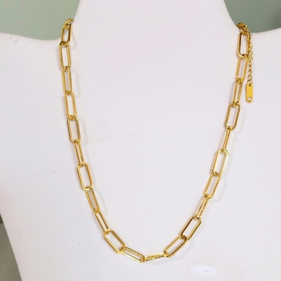 18KGP STAINLESS STEEL PAPERCLIP SET -NECKLACE & LONG EARRINGS. NWT - Picture 3 of 7